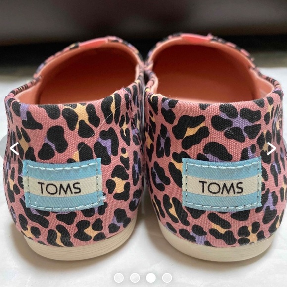 toms leopard shoes